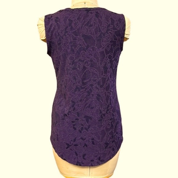 Simply Vera Vera Wang | Floral Jacquard Tank Top in Purple Velvet S - Picture 4 of 10